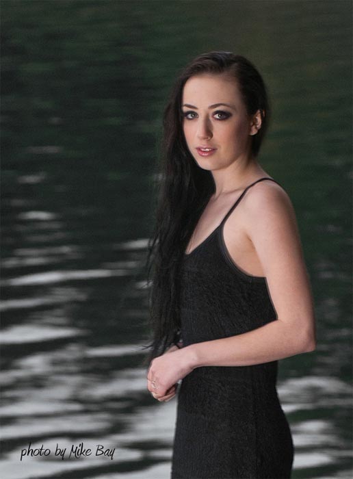 Rejina-Floring-011-2011-12-05-by-Mike-Bay-A4